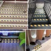 16 db kültéri lépcsőfok csúszásgátló szalag, 4 × 33 cm, beltéri/kültéri lépcsőkhöz, fokokhoz és hajókhoz Fekete és sárga